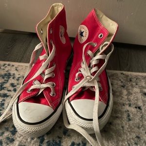 Red high top converse women’s size 6